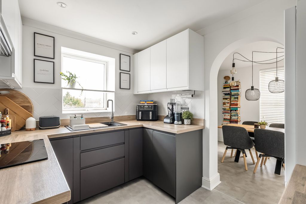 Property photo 3 of 32 Photo 3