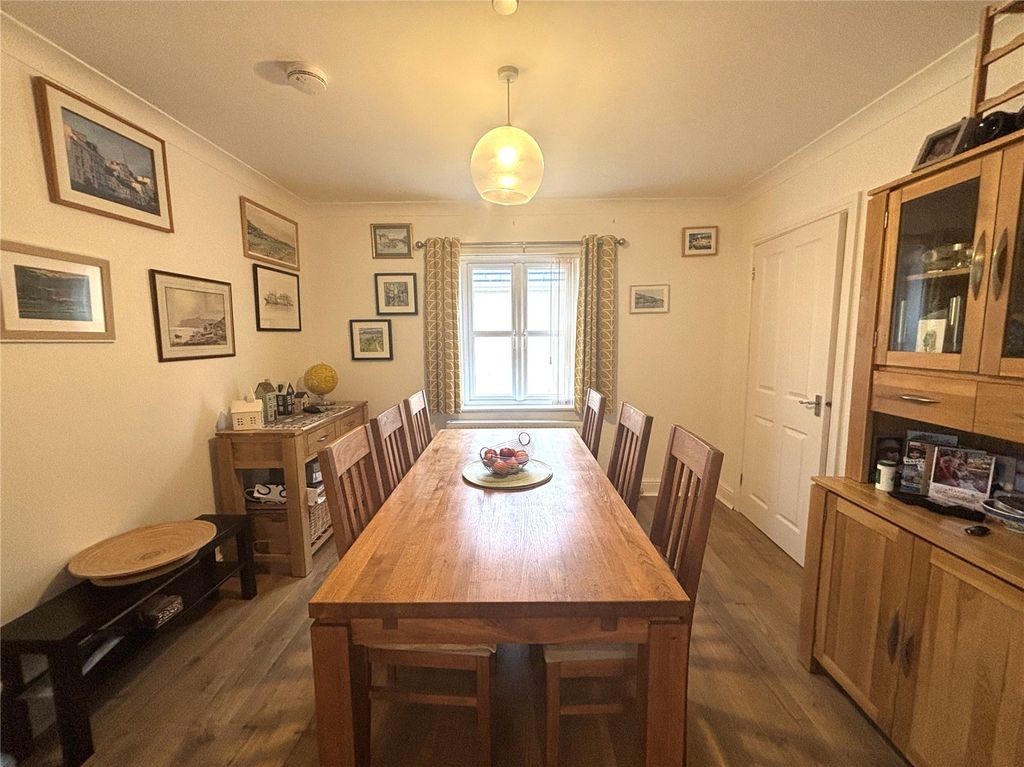 Additional image 6 of 4 bed detached house for saleSunnybank Gardens, Narberth, Pembrokeshire SA67