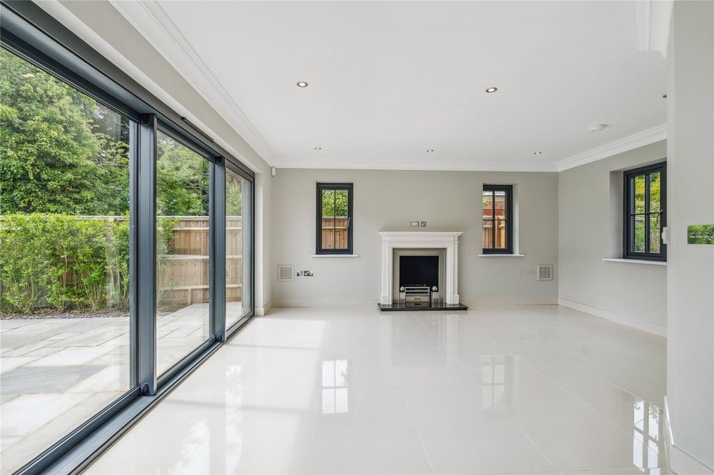 Property photo 3 of 21 Picture 3