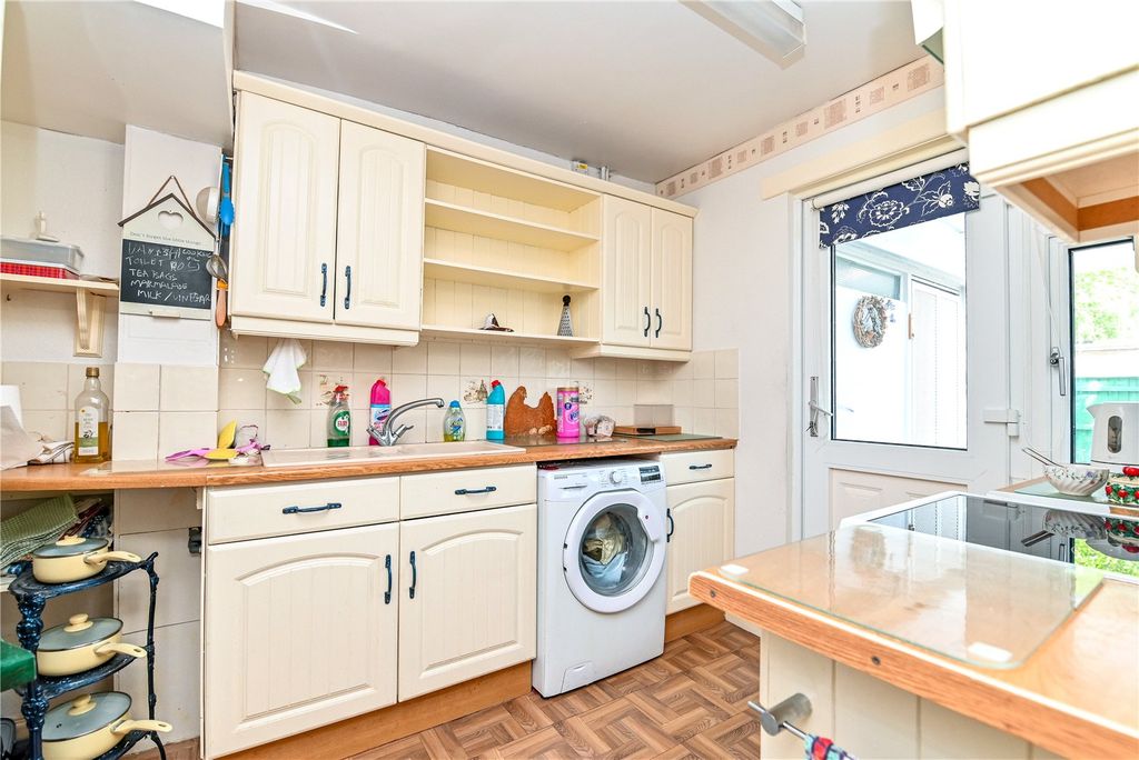 Property photo 2 of 17 Picture No. 04