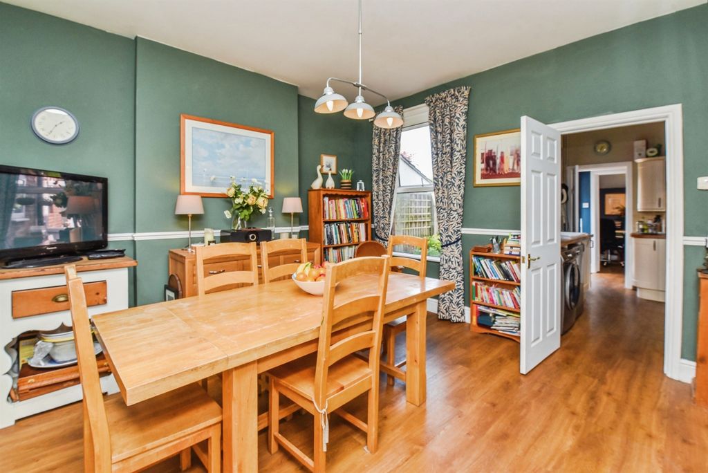 Property photo 3 of 19