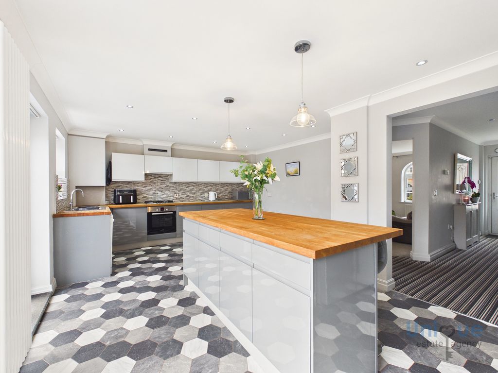 Property photo 2 of 25