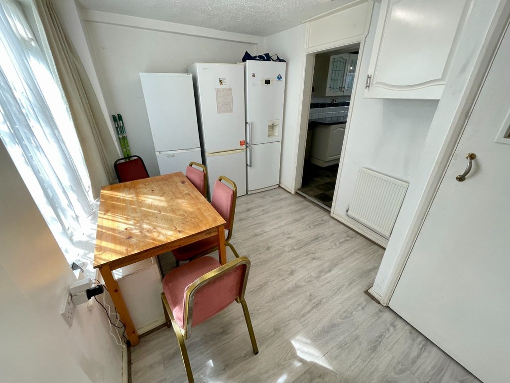 Property photo 3 of 11 3182504