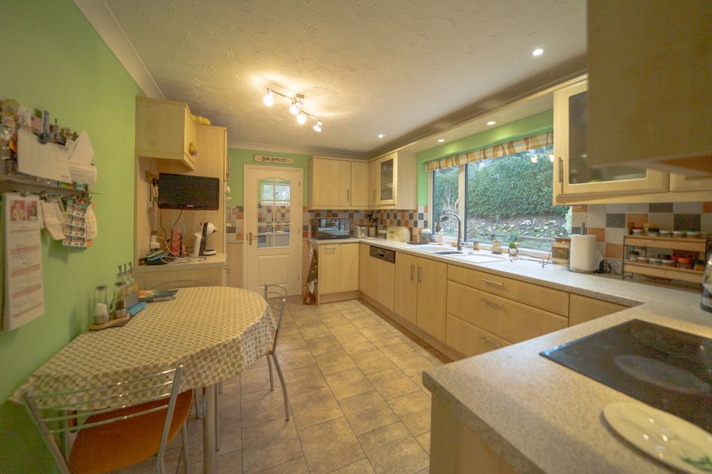 Property photo 2 of 28 Dsc09319-Hdr