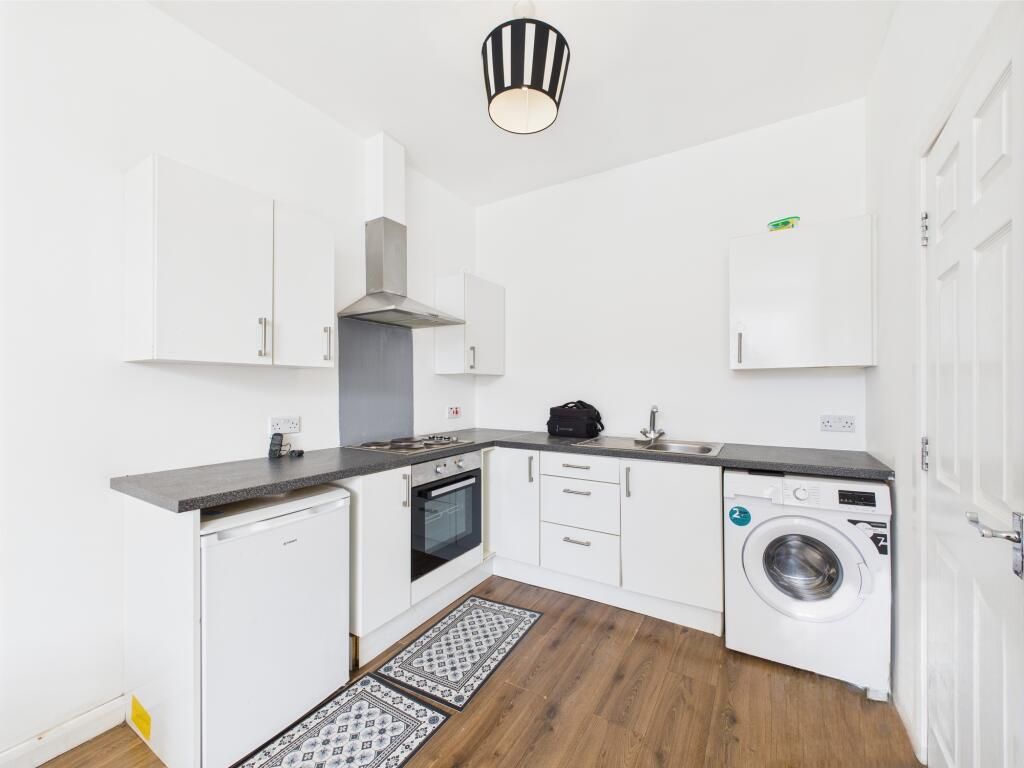 Property photo 2 of 10 Open Plan Living Room / Kitchen: