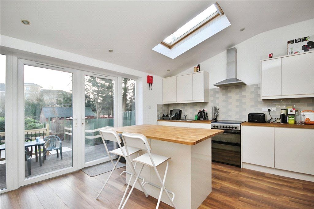 Property photo 3 of 9 Kitchen