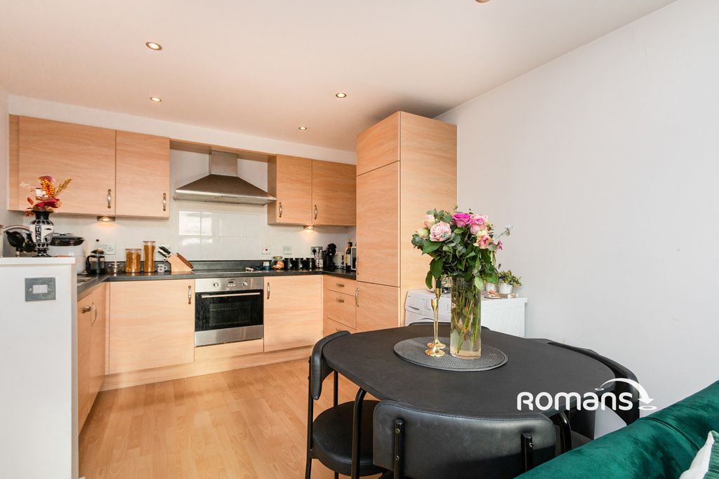 Property photo 2 of 10 Photo