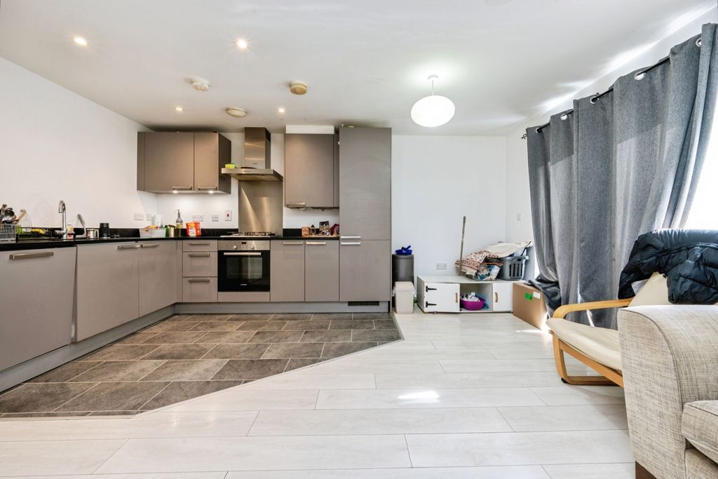 Property photo 3 of 23 Pbox-Img.Jpg