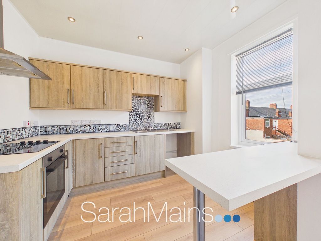 Property photo 1 of 12 Kitchen