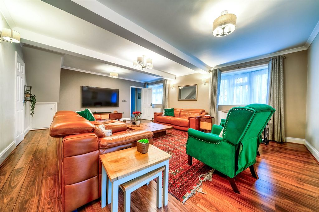 Property photo 1 of 24 Picture No. 04