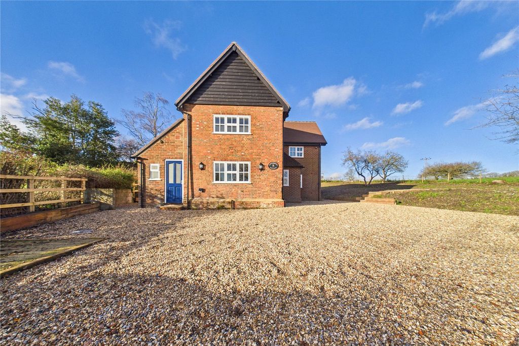 Property photo 2 of 17 Picture No. 15