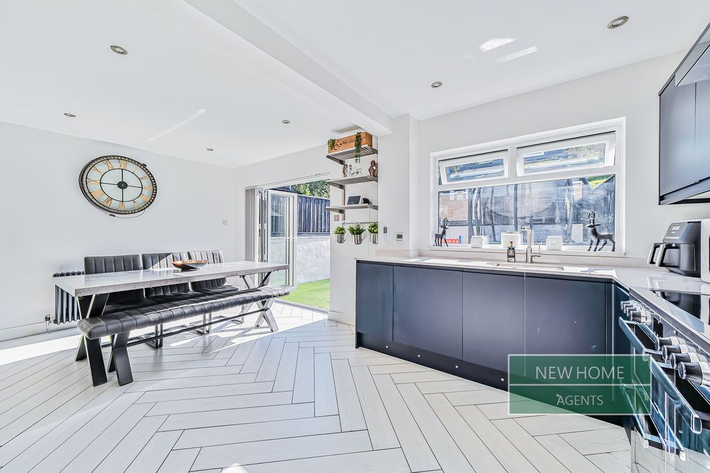 Property photo 2 of 16 Photo 9