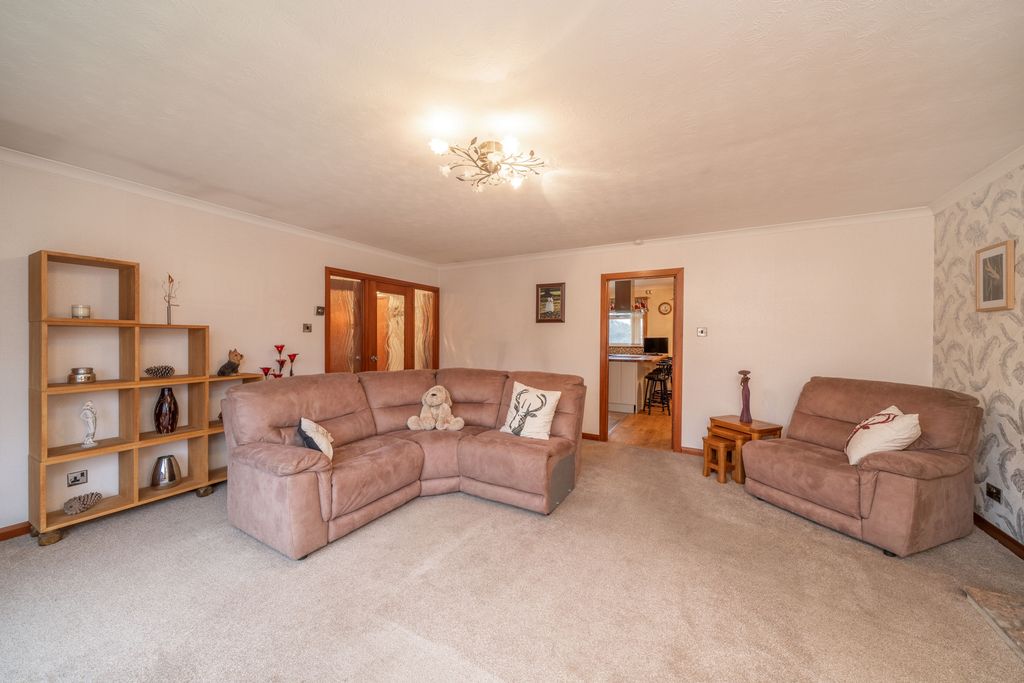 Property photo 2 of 30 Photo 17