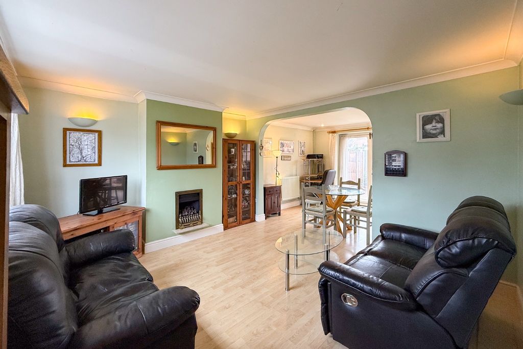 Property photo 2 of 14 4285856