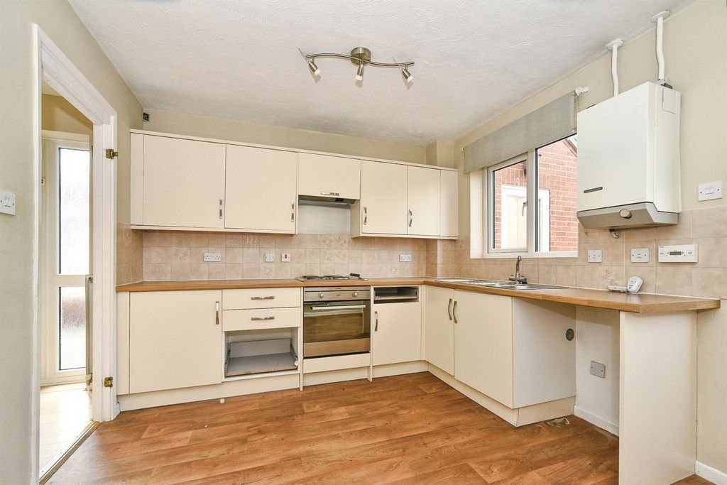Property photo 2 of 13