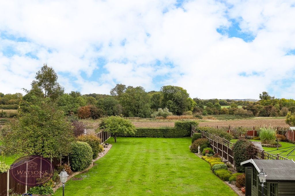 Property photo 2 of 32