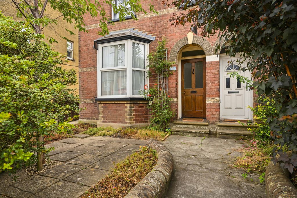 Property photo 2 of 9