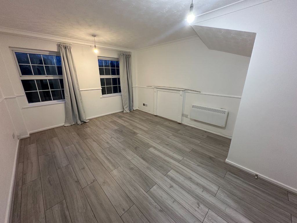 Property photo 2 of 11 2889272