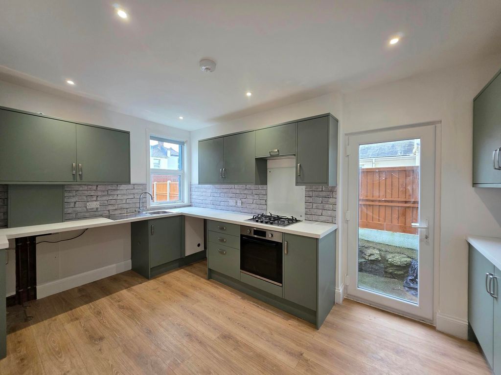 Property photo 2 of 11 Image