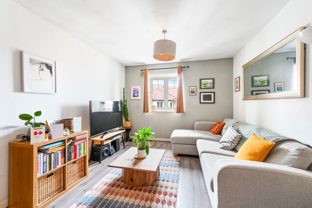 Property photo 2 of 17 Picture No. 04