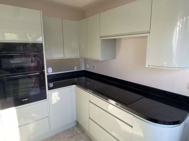 Property photo 3 of 11 Photo 13