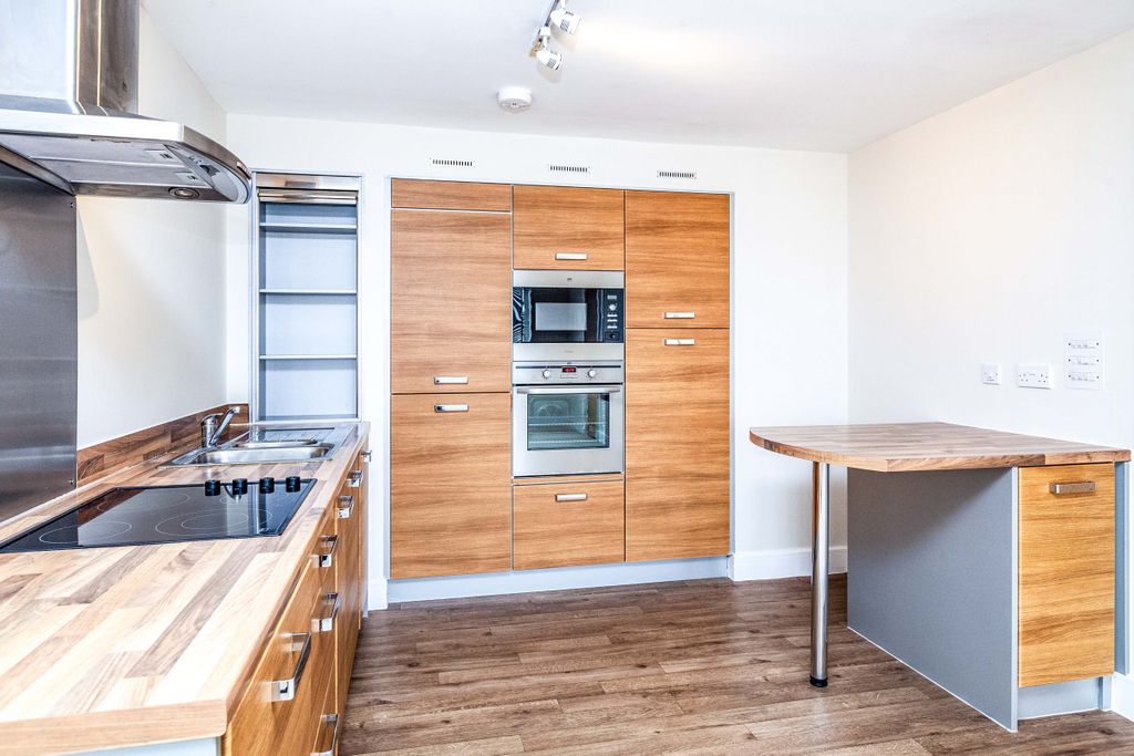 Property photo 3 of 10 Kitchen-2