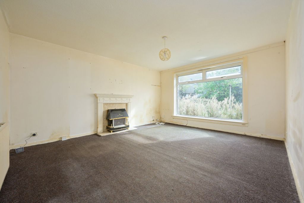 Property photo 3 of 28