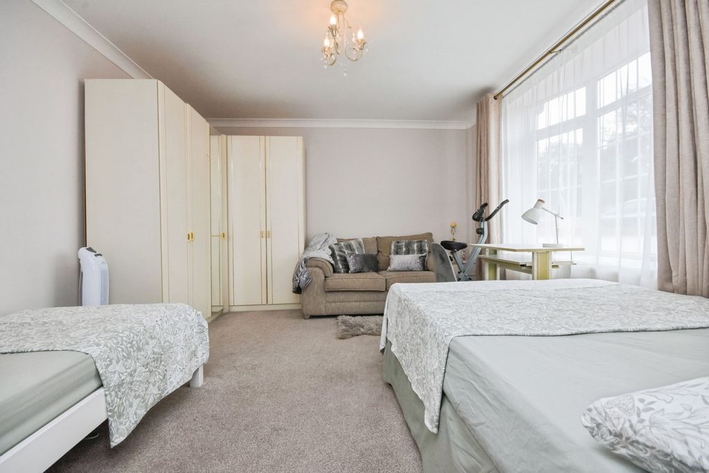 Property photo 2 of 24 Pbox-Img.Jpg