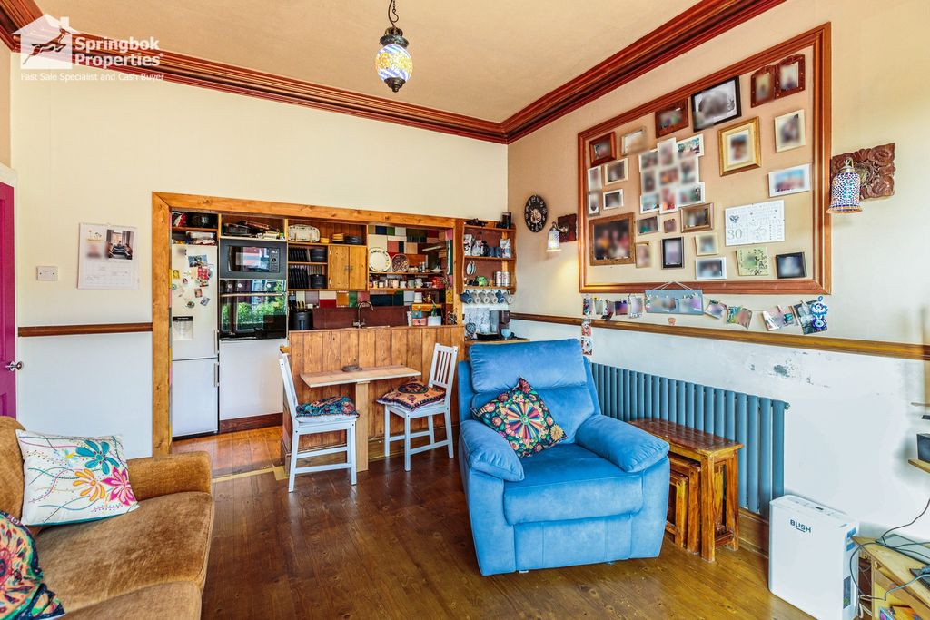 Property photo 3 of 28 Image 2