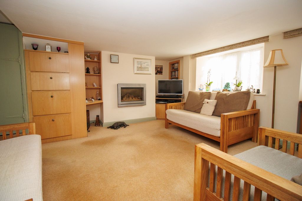Additional image 7 of 4 bed cottage for saleReynolds Street, Filey YO14