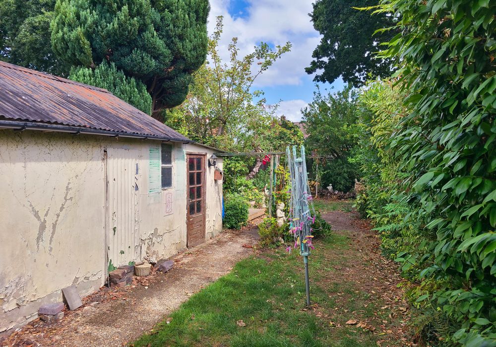 Property photo 2 of 24