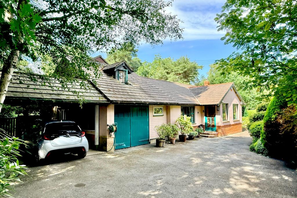 Property photo 2 of 37 Grange Road (26)