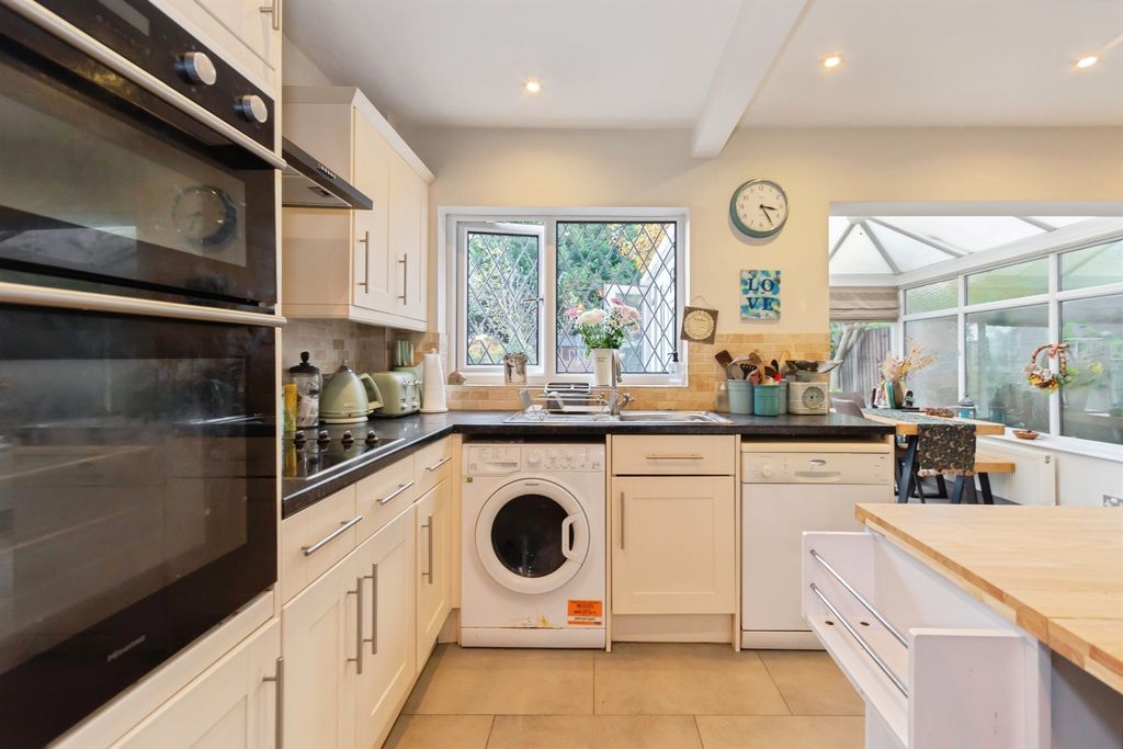 Property photo 3 of 22