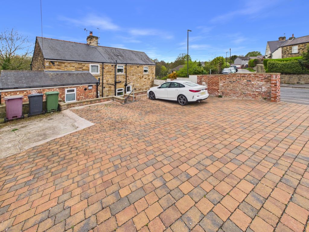 Property photo 3 of 15 Cam04789G0-Pr0060-Still019