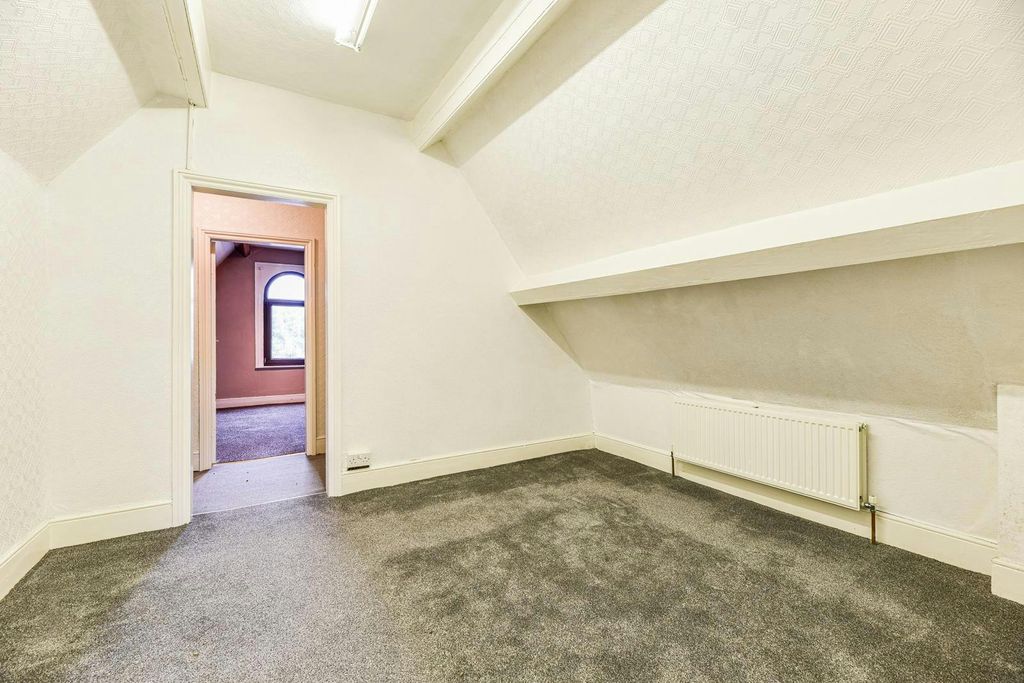 Property photo 3 of 13 Internal