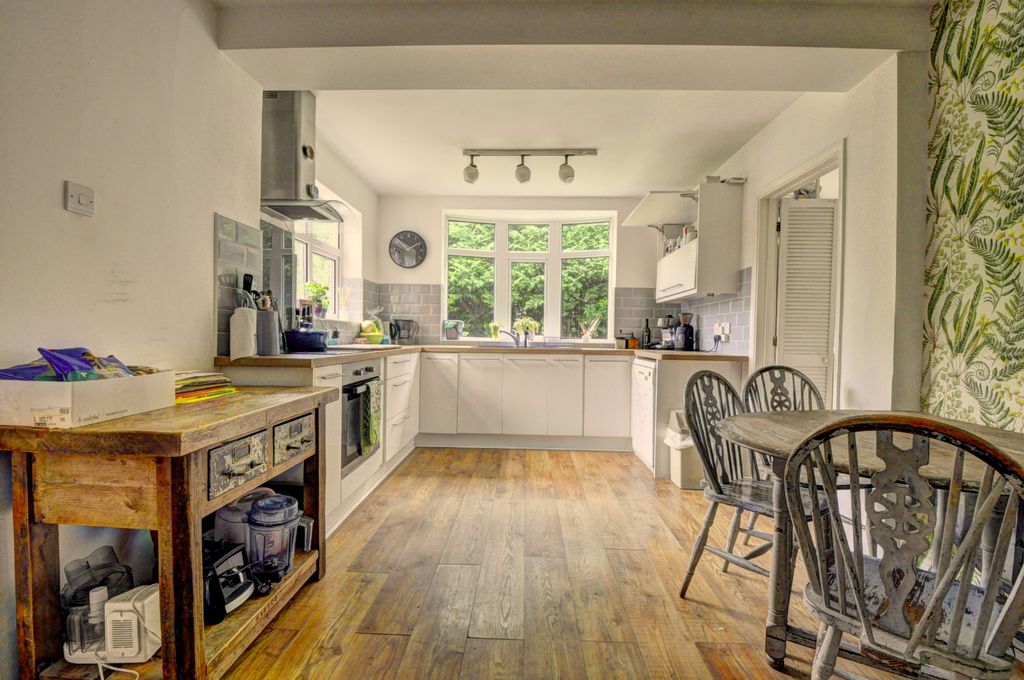 Property photo 3 of 11 3926-Hr-3