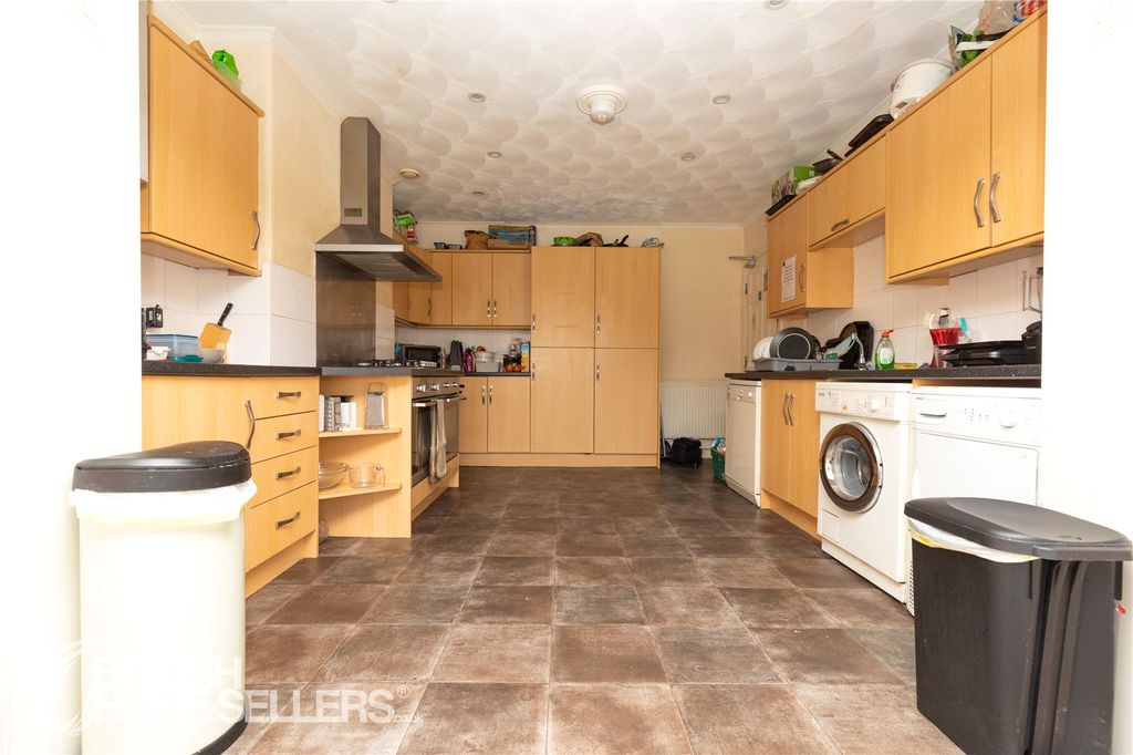 Property photo 2 of 17 Picture No. 18