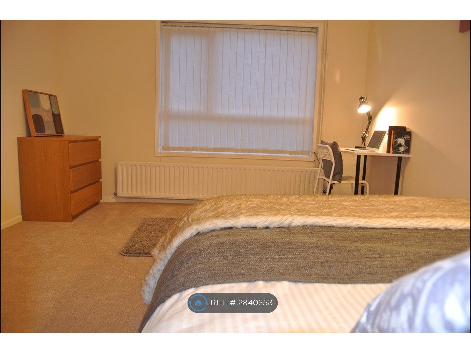 Property photo 2 of 17 Room 1