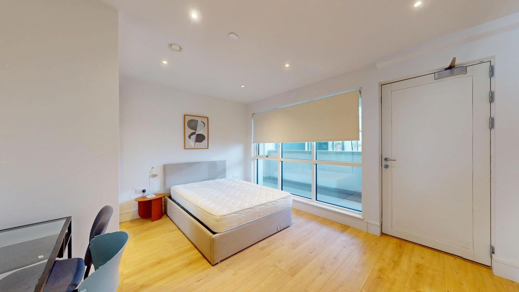 Property photo 3 of 18 Bedroom