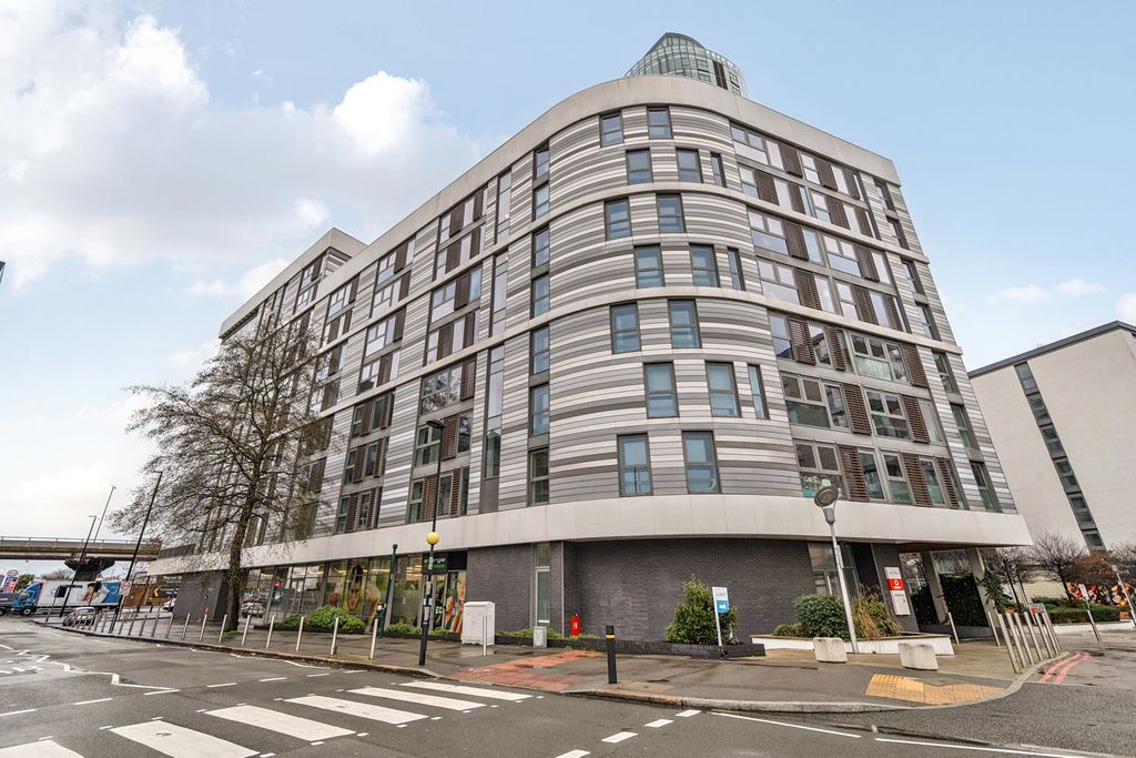 Property photo 1 of 17 1-696952Fedda58-1...