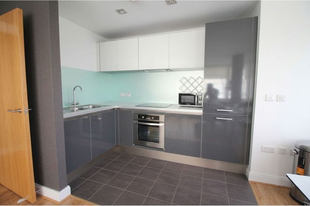 Property photo 3 of 12