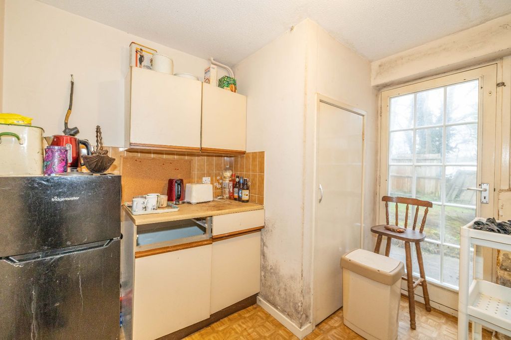 Property photo 3 of 9 Picture 3