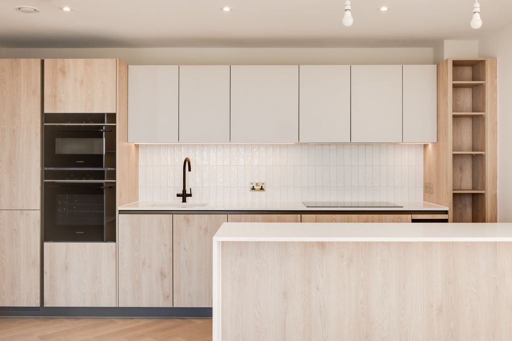 Property photo 1 of 12 The Tipton 19(Penthouse)-6.Jpg