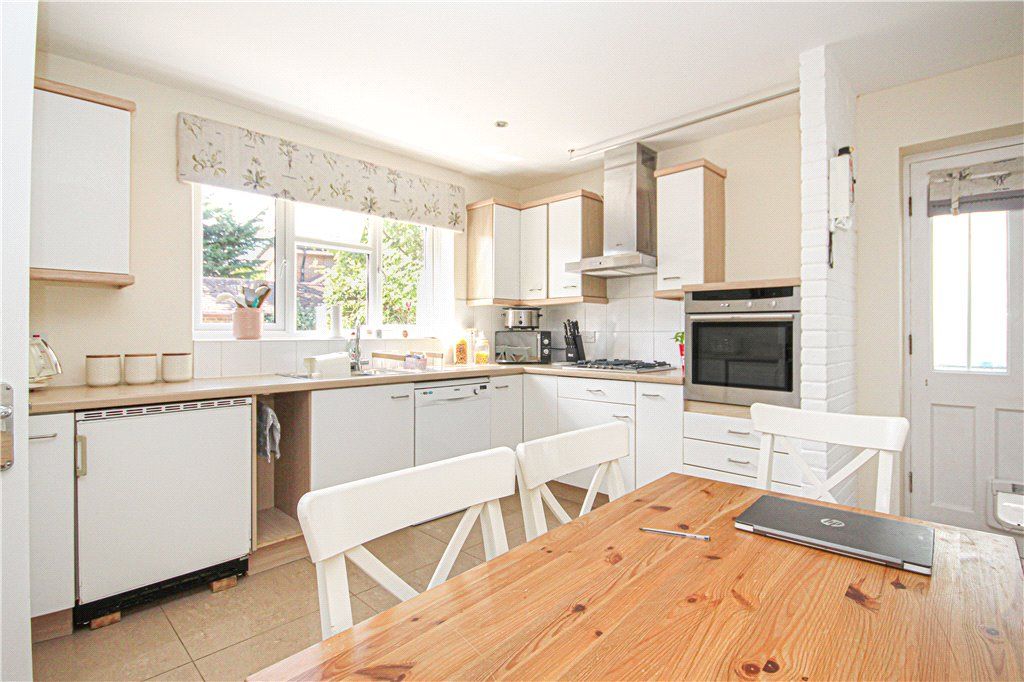 Property photo 3 of 16 Kitchen