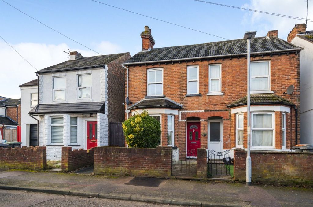 3 bed semi-detached house for sale South End