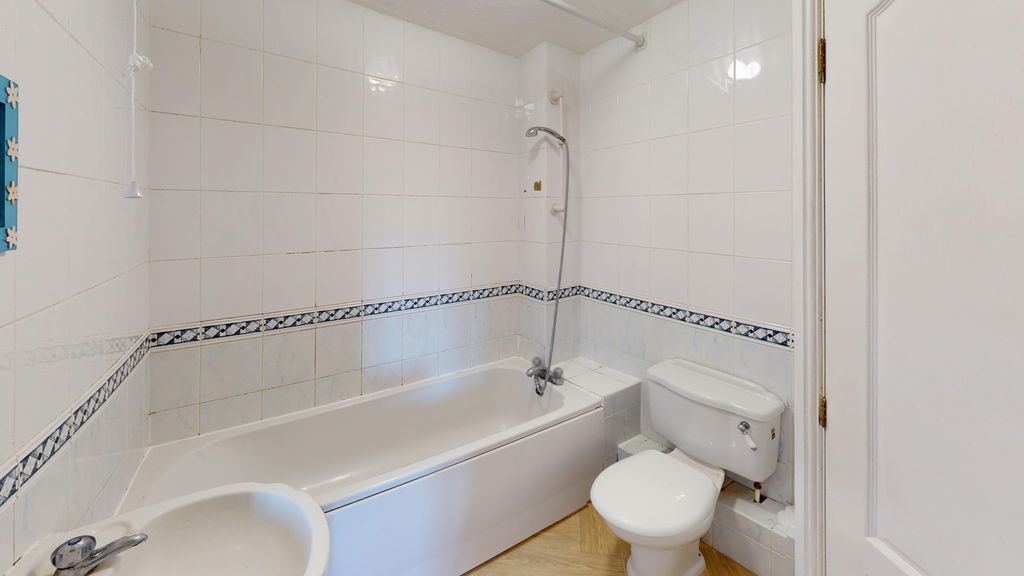 Property photo 3 of 11 Image