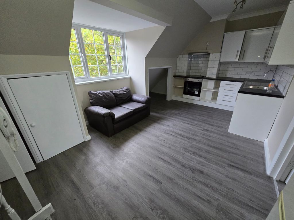 Property photo 1 of 31