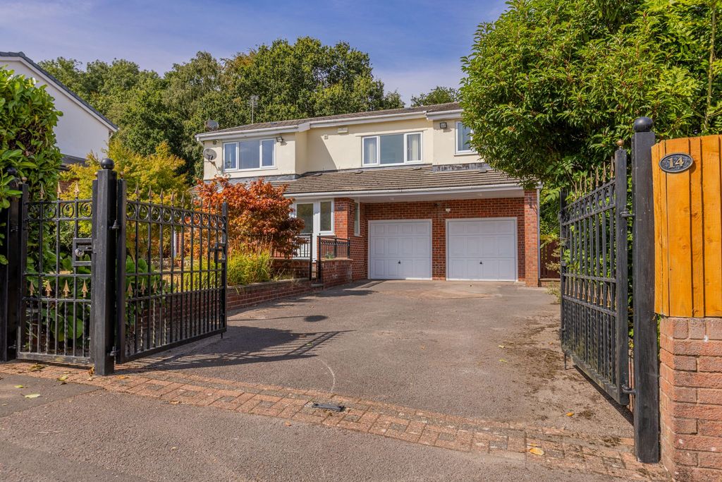 Property photo 1 of 61