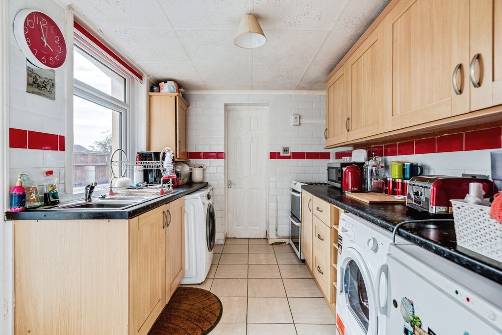 Property photo 3 of 17 Photo