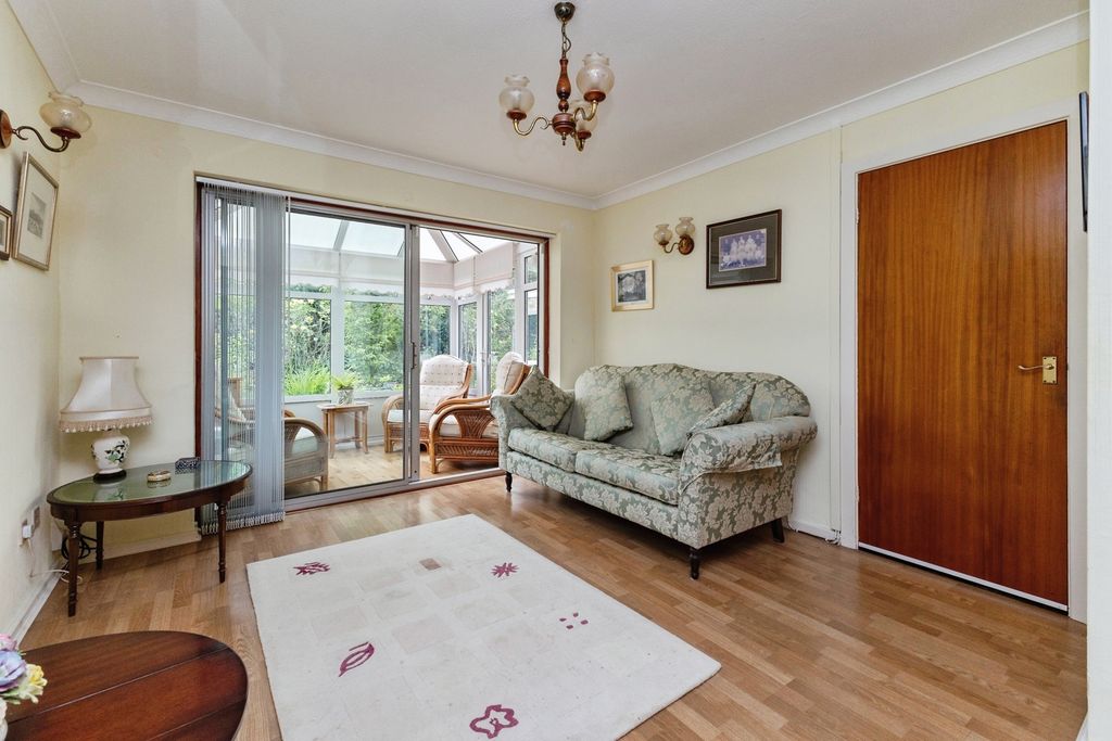 Property photo 3 of 17 Photo